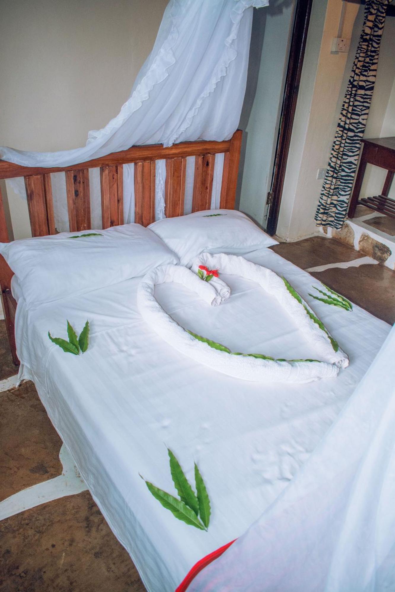 Kijani Cottages In Diani Diani Beach Eksteriør bilde