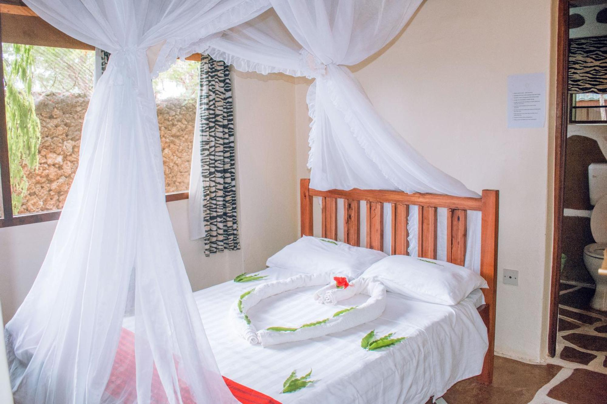 Kijani Cottages In Diani Diani Beach Eksteriør bilde